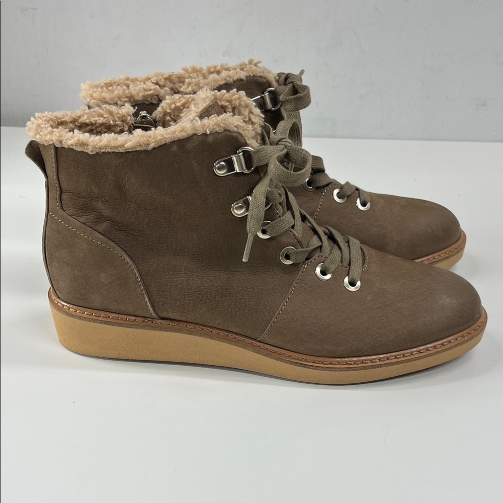 New SoftWalk Women's Wilcox Boots in Brown Leather Size 9